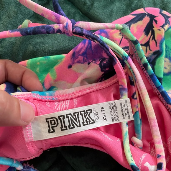 Bikini - Picture 3 of 3